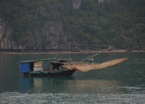 cai beo floating fishing village lan ha bay