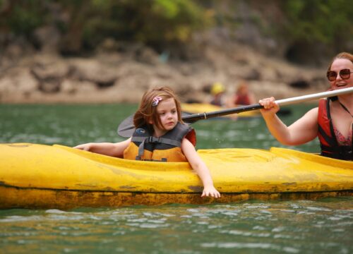 kayaking lan ha bay cat ba local tour