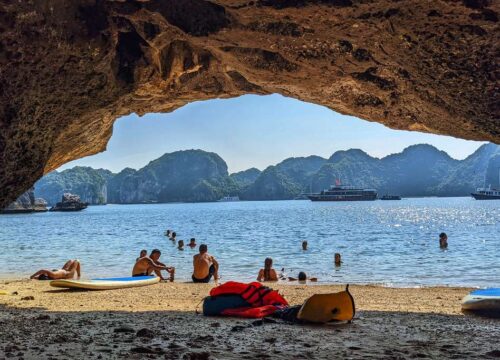 Lan Ha Bay – Ha Long Bay Full Day Cruise and Kayak