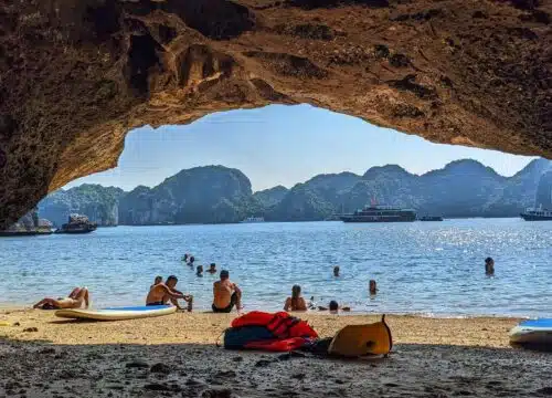 Lan Ha Bay – Ha Long Bay Full Day Cruise and Kayak