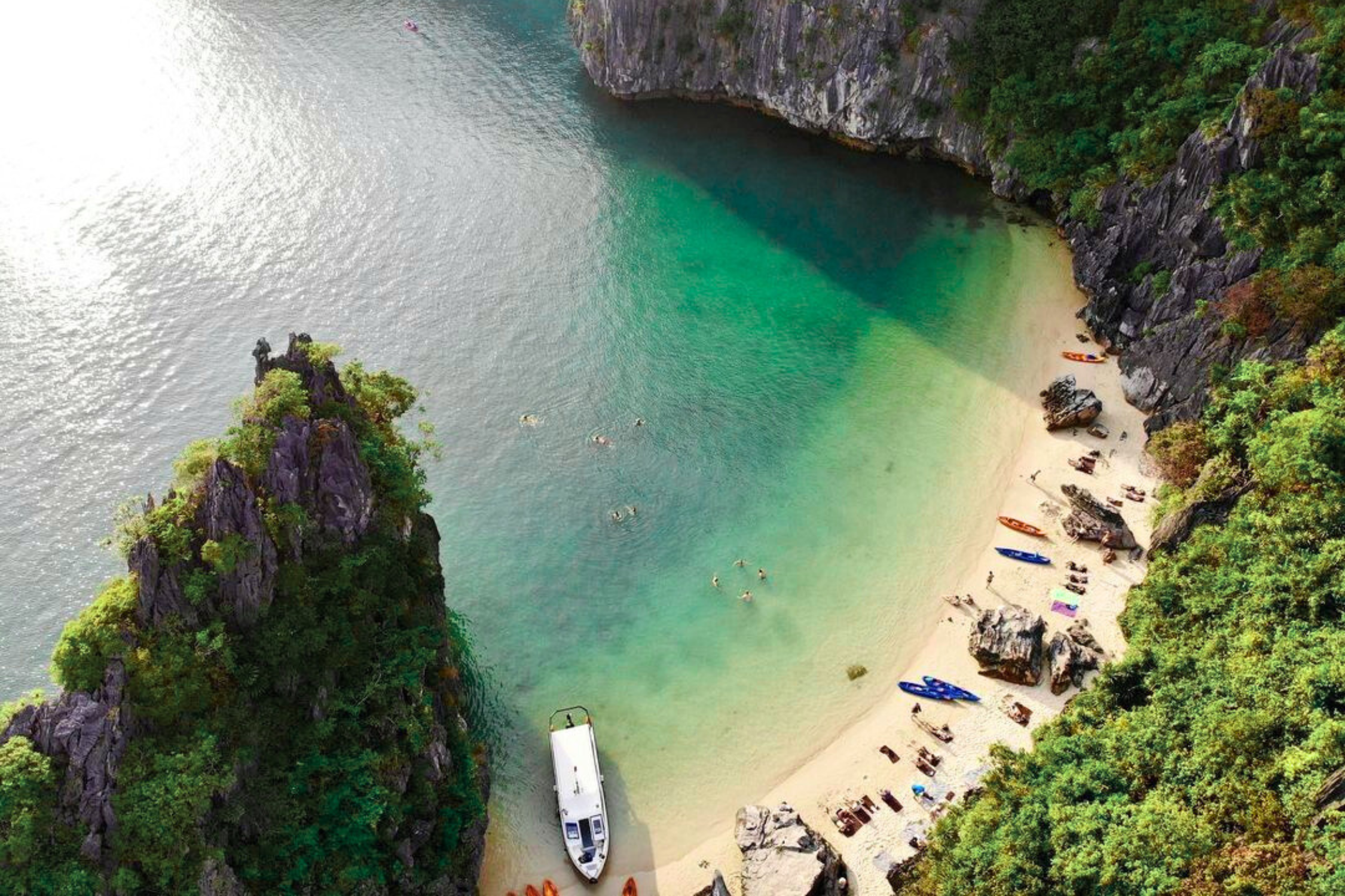 Ba Trai Dao Beach