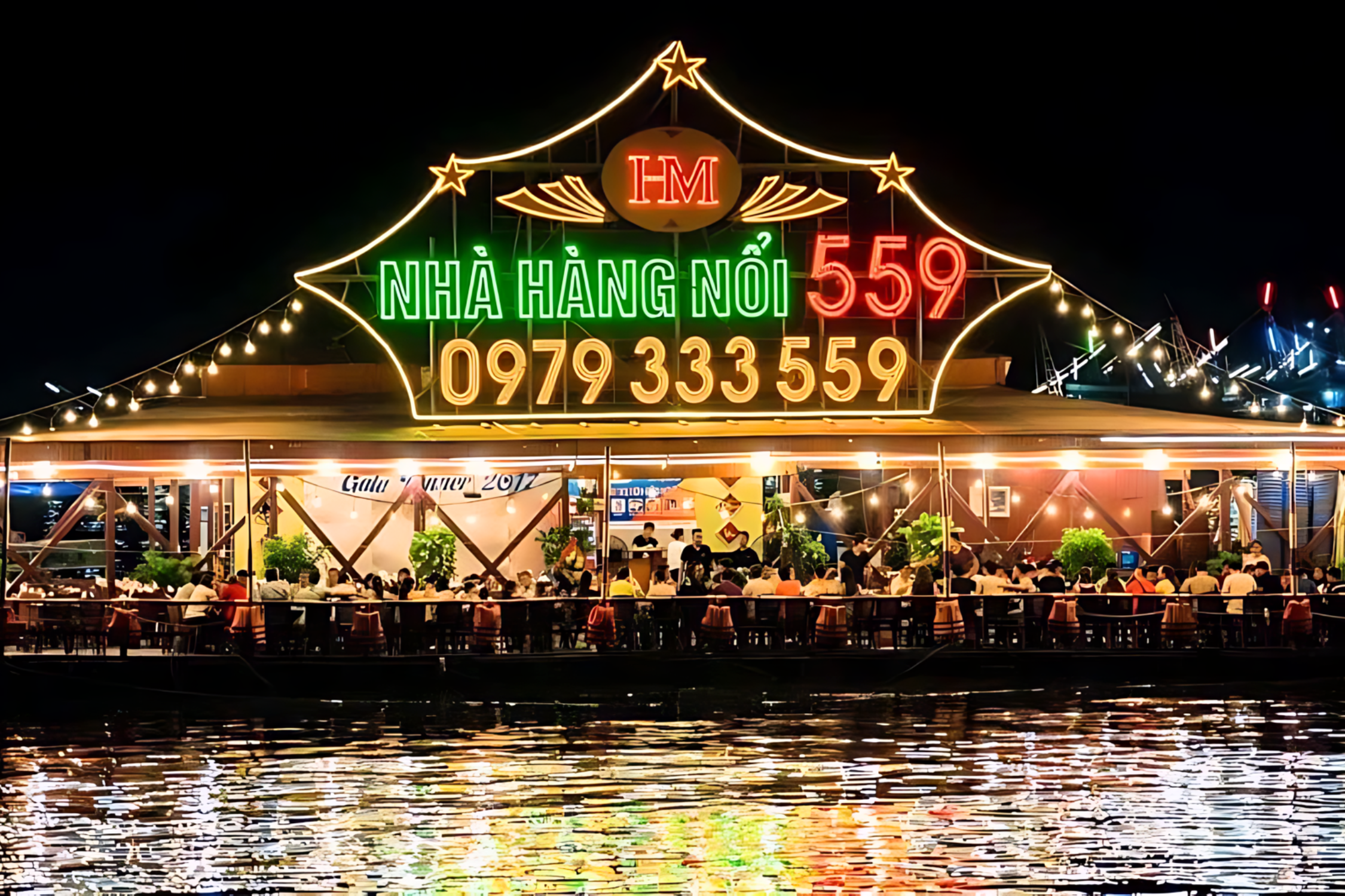 Hung Manh Floating Restaurant 559