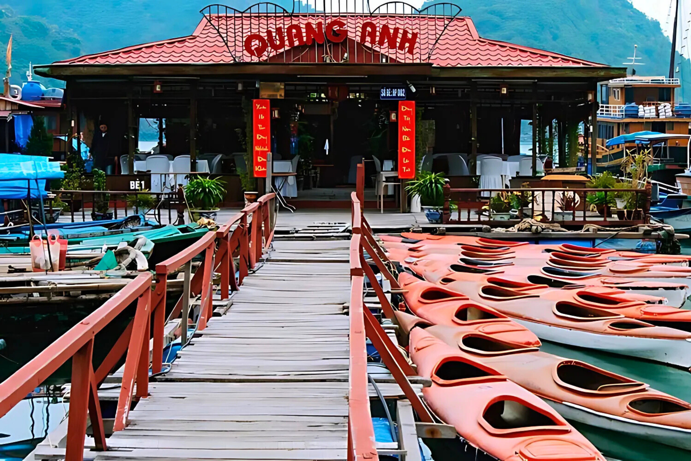 Quang Anh Floating Restaurant