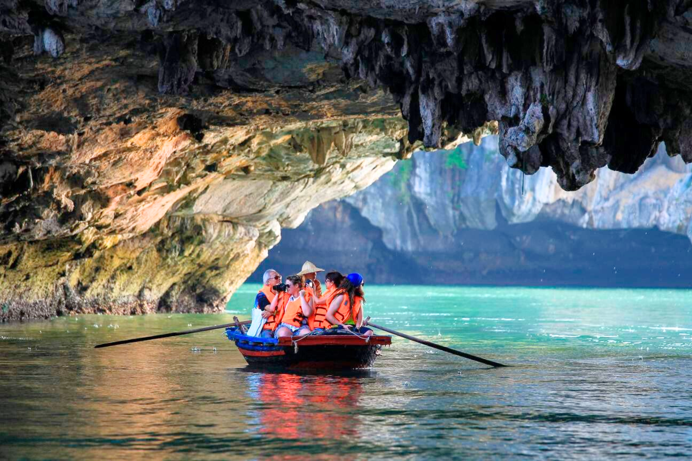 The green lake inside the Dark& Bright Cave