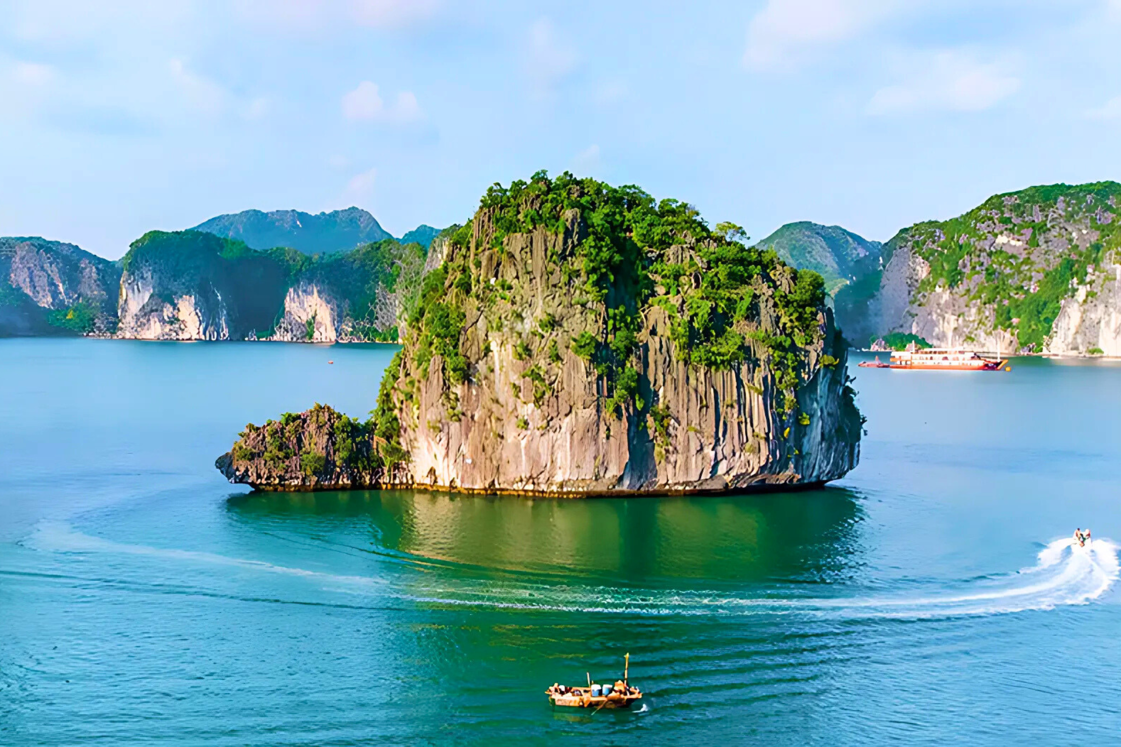 Turtle Islet - One of the most unique scenic spot in Lan Ha Bay