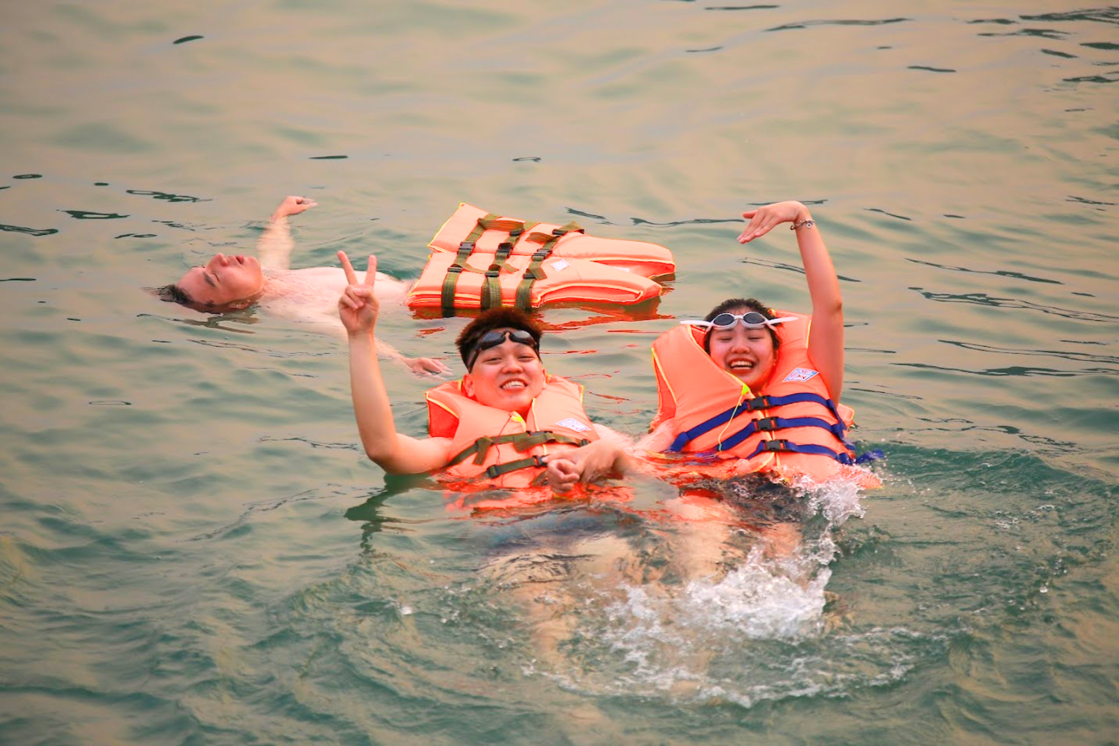 Go swimming on Lan Ha Bay